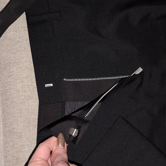 SACAI Tuxedo Wool blend Suiting Shorts! Black. HOLTS US Approx 6/8 US sizing. - Picture 11 of 16